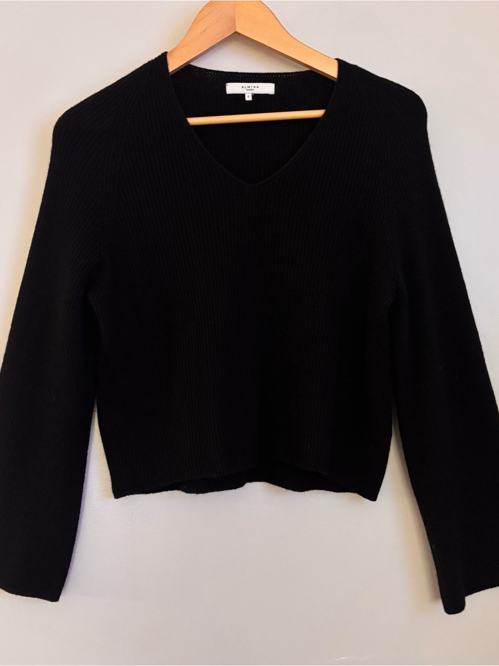 Almina Concept 100% Wool Ribbed V-Neck Knit Sweater Black Size Small